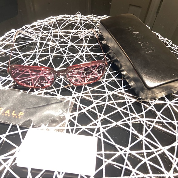 Ralph Lauren burgundy opal shades! Great condition, barely worn! - Picture 4 of 5